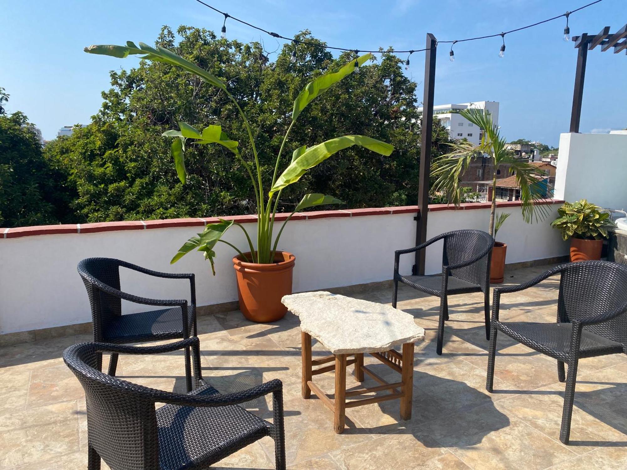 6 Blocks To Beach, Roof Terrace With Spa Tub & Bbq Apartment *