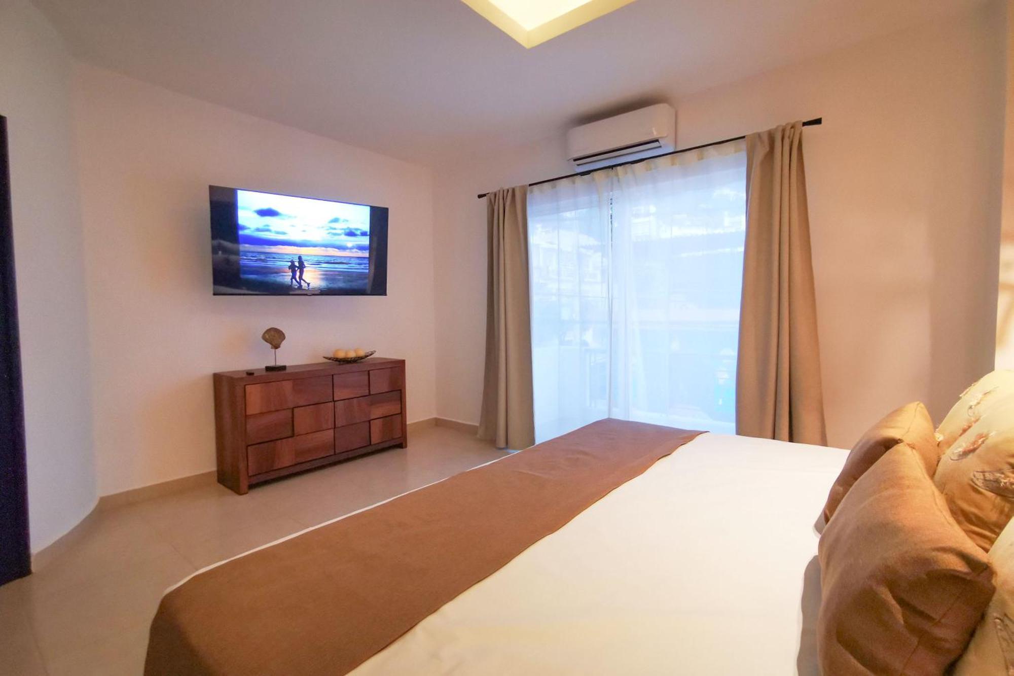 6 Blocks To Beach, Roof Terrace With Spa Tub & Bbq *