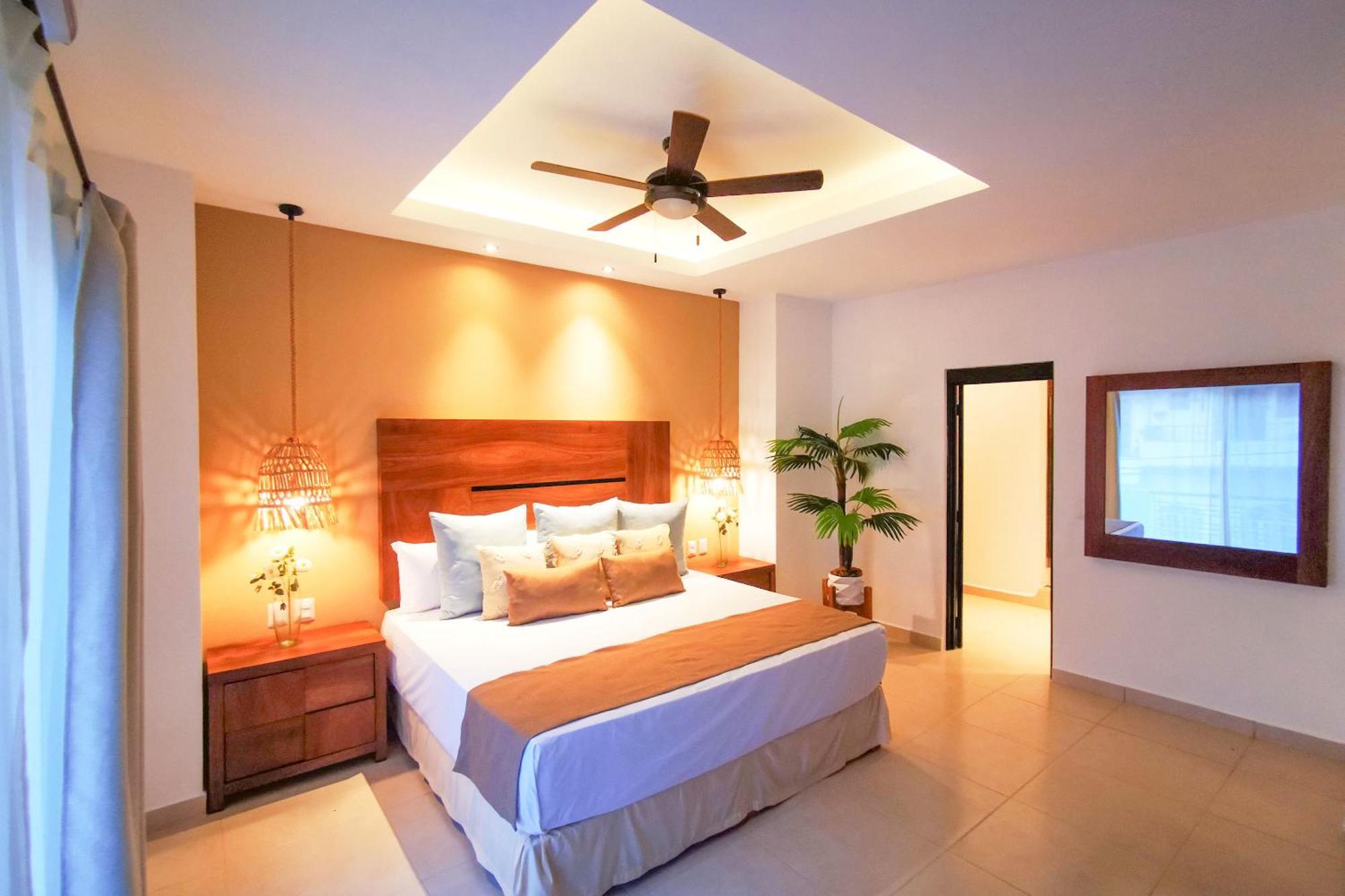 6 Blocks To Beach, Roof Terrace With Spa Tub & Bbq * Puerto Vallarta